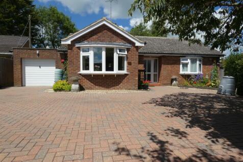 2 bedroom detached bungalow for sale