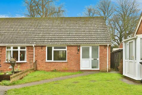 1 bedroom semi-detached bungalow for sale