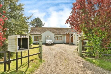 3 bedroom detached bungalow for sale