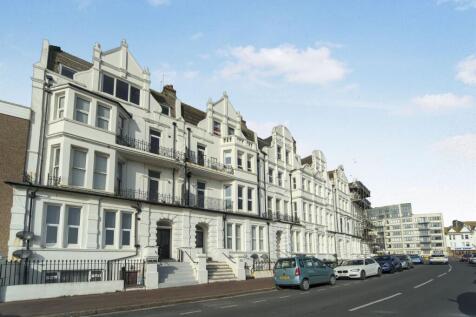 2 bedroom maisonette for sale