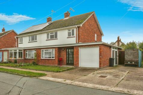 3 bedroom semi-detached house for sale