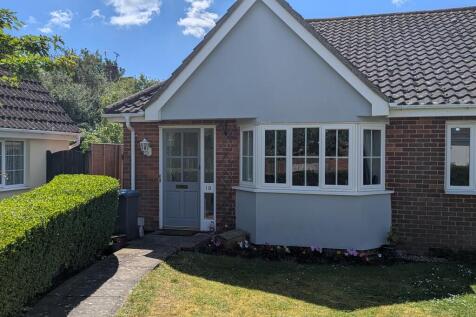 2 bedroom semi-detached bungalow for sale