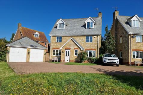 5 bedroom detached house for sale