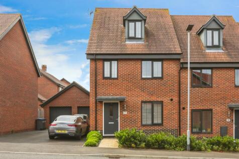 3 bedroom town house for sale