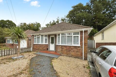 3 bedroom detached bungalow for sale