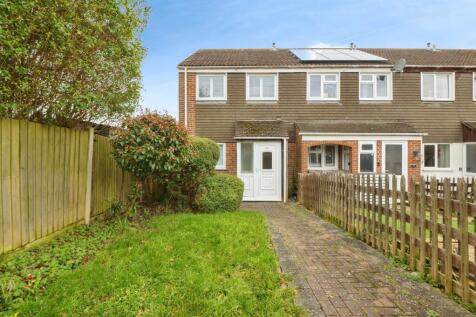 3 bedroom end of terrace house for sale