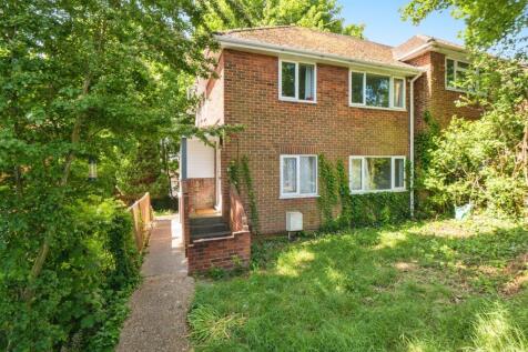 2 bedroom maisonette for sale