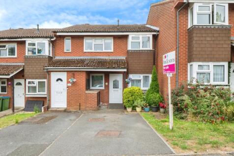 2 bedroom maisonette for sale