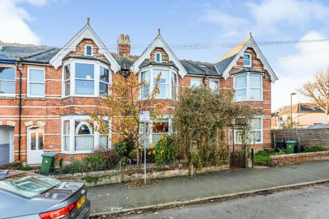 5 bedroom terraced house for sale