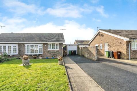 2 bedroom semi-detached bungalow for sale