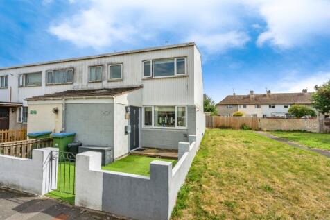 4 bedroom end of terrace house for sale