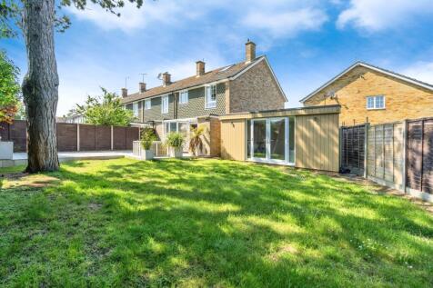 4 bedroom end of terrace house for sale
