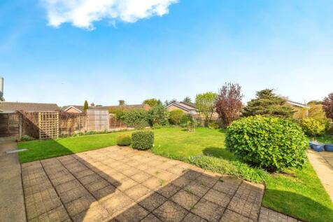 3 bedroom semi-detached bungalow for sale