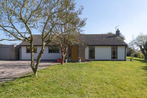 4 bedroom detached bungalow for sale