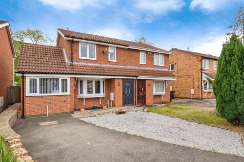 4 bedroom semi-detached house for sale