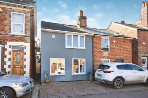 2 bedroom semi-detached house for sale