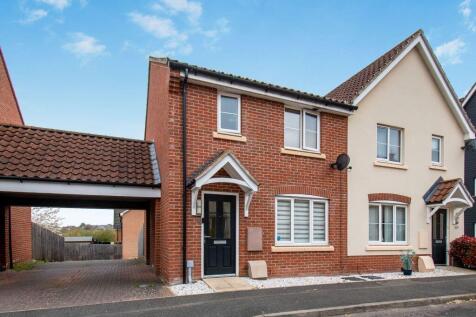 3 bedroom semi-detached house for sale