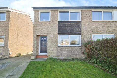 3 bedroom semi-detached house for sale