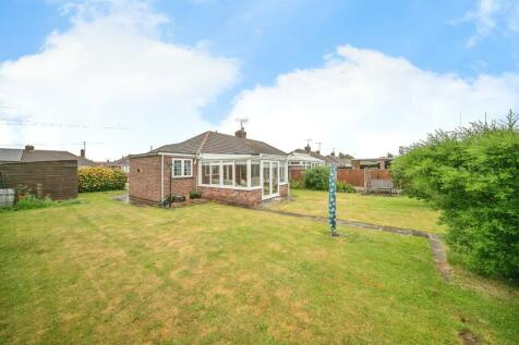 2 bedroom semi-detached bungalow for sale