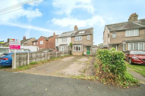 3 bedroom semi-detached house for sale