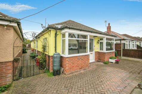 3 bedroom detached bungalow for sale