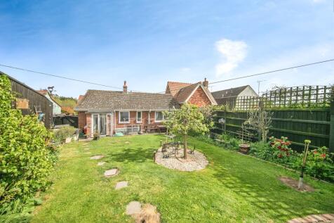 2 bedroom detached bungalow for sale