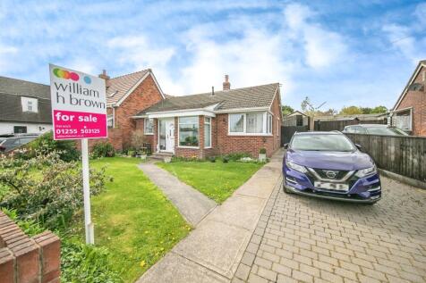 2 bedroom detached bungalow for sale