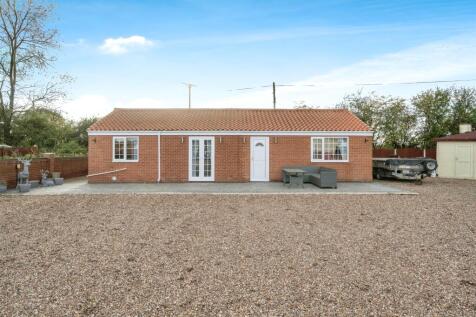 2 bedroom detached bungalow for sale