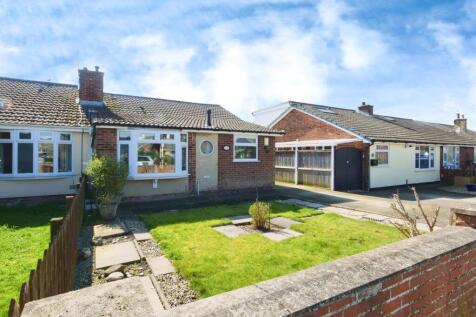2 bedroom semi-detached bungalow for sale