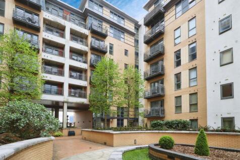 2 bedroom ground floor flat for sale