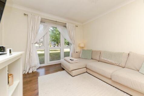 2 bedroom maisonette for sale