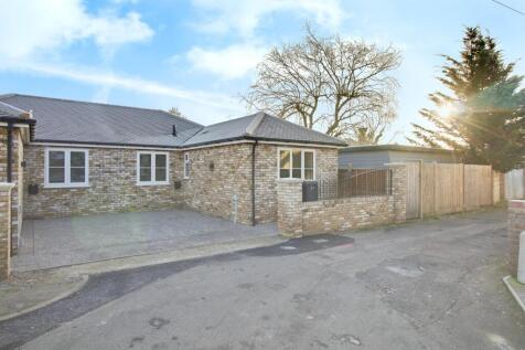 2 bedroom semi-detached bungalow for sale