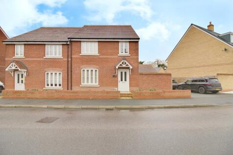 4 bedroom semi-detached house for sale