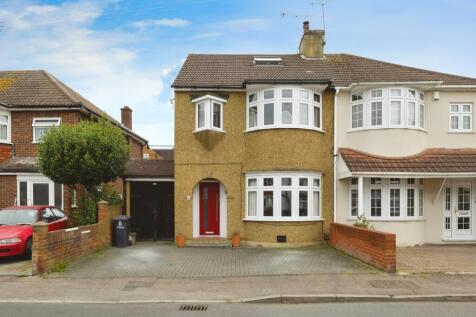 4 bedroom semi-detached house for sale