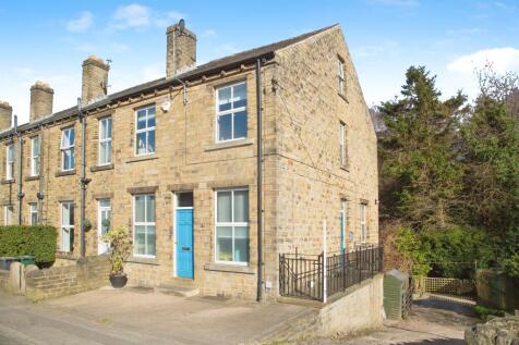 4 bedroom end of terrace house for sale