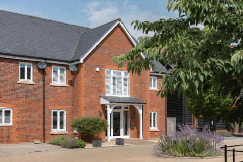 Gubblecote, Tring, Hertfordshire HP23 5 bed semi