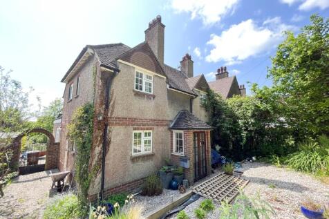 Brightling Road, Robertsbridge, TN32 3 bed semi