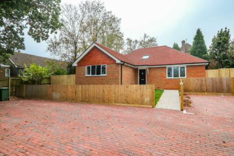 2 bedroom detached bungalow for sale