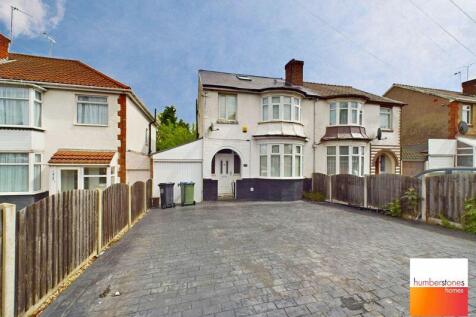 5 bedroom semi-detached house for sale