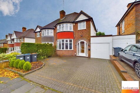 Beverley Court Road, Quinton 3 bed semi