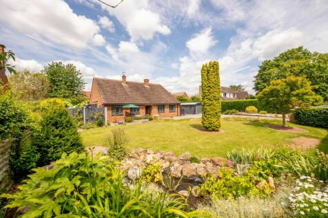 3 bedroom detached bungalow for sale