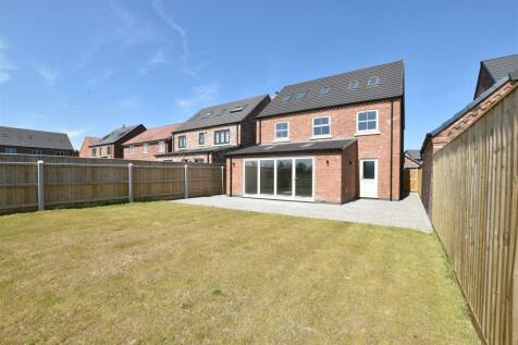 6 bedroom detached house for sale