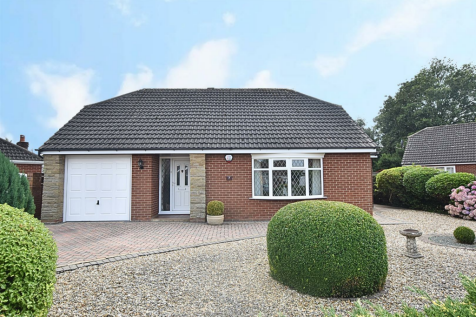 Lindisfarne Avenue, New Waltham DN36 3 bed detached bungalow for sale