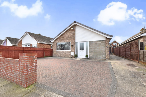 Berkeley Road, Cleethorpes DN35 3 bed detached bungalow for sale