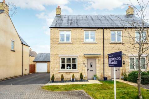 3 bedroom semi-detached house for sale