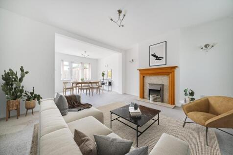 4 bedroom semi-detached house for sale