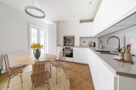 2 bedroom house for sale