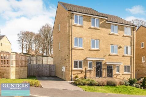 Poplars Park Avenue, Bradford, West... 4 bed semi
