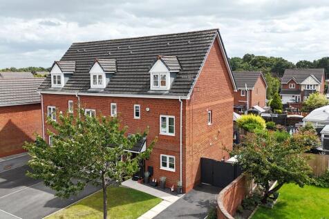 4 bedroom town house for sale