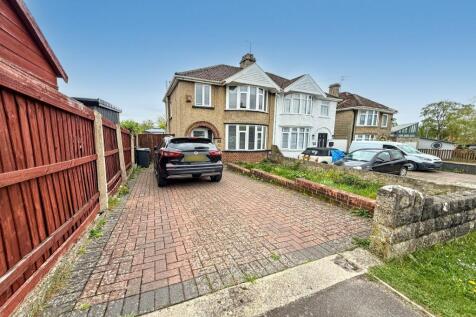 Vicarage Road, Swindon, SN2 3 bed semi